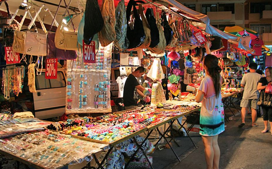 Most \'Pasar Malam\' Traders Won\'t Reopen as SOPs Are Too Strict
