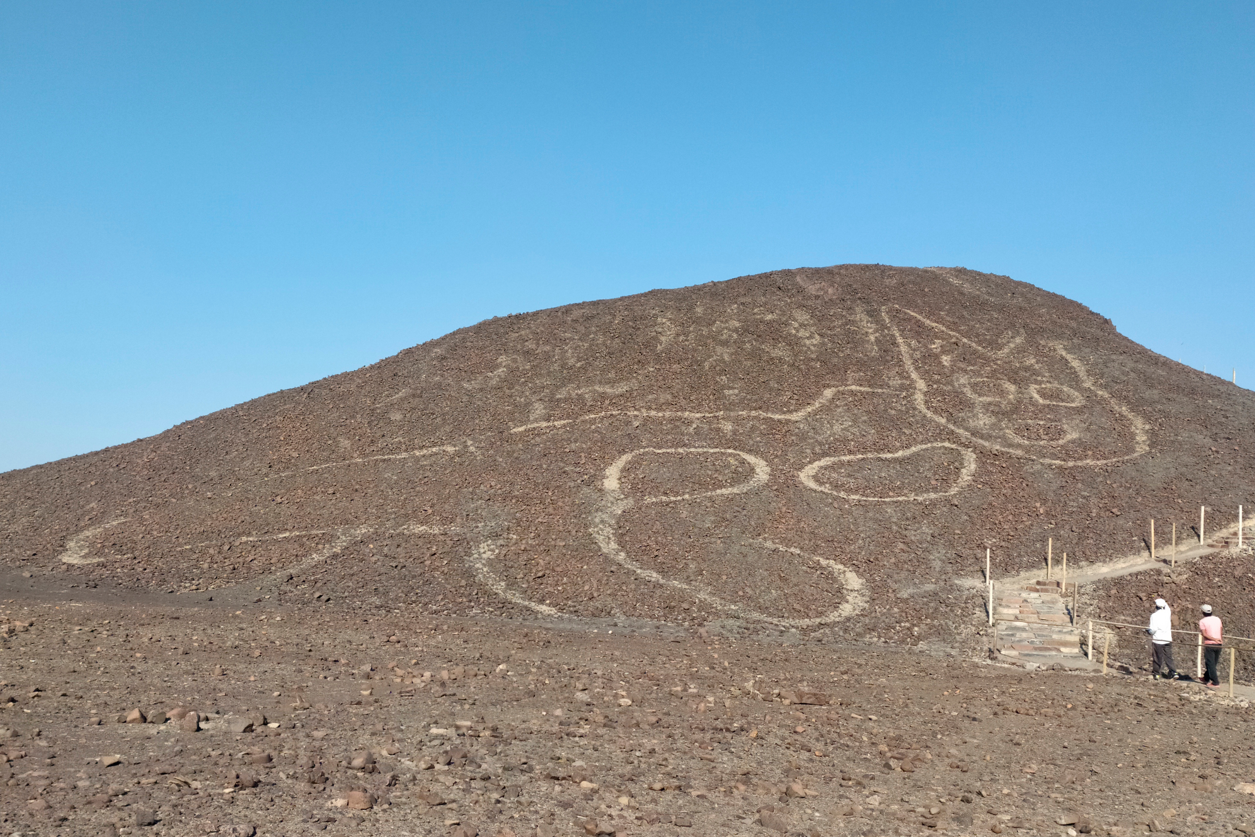 Scientists Discover 2,000-Year-Old Giant Cat Drawing Engraved Into Desert at Peru