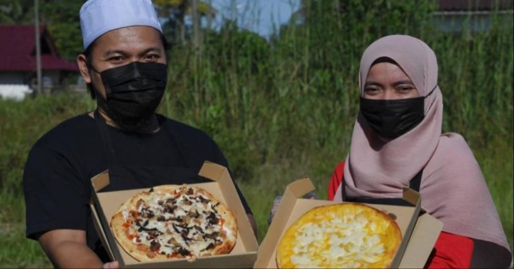 Brother & Sister Sell 30 Musang King Pizzas Baked From Wood Stove Daily