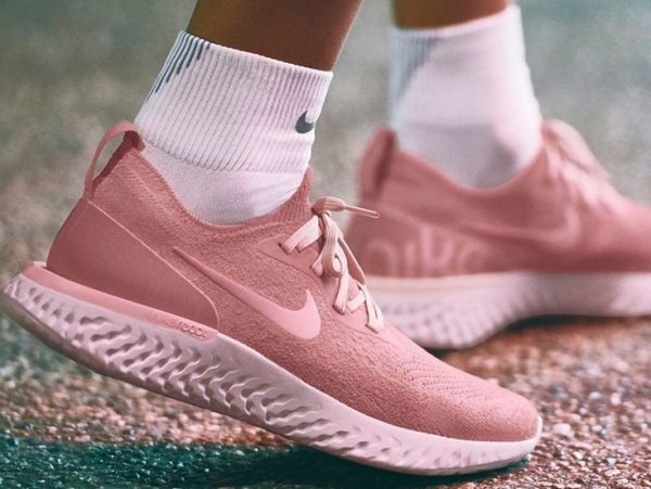 nike running epic react trainers in pink